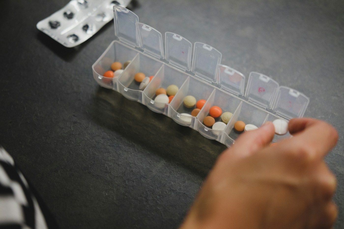 Organisation de médicaments. Illustration générale de la continuité des soins, sans sémaglutide représenté.